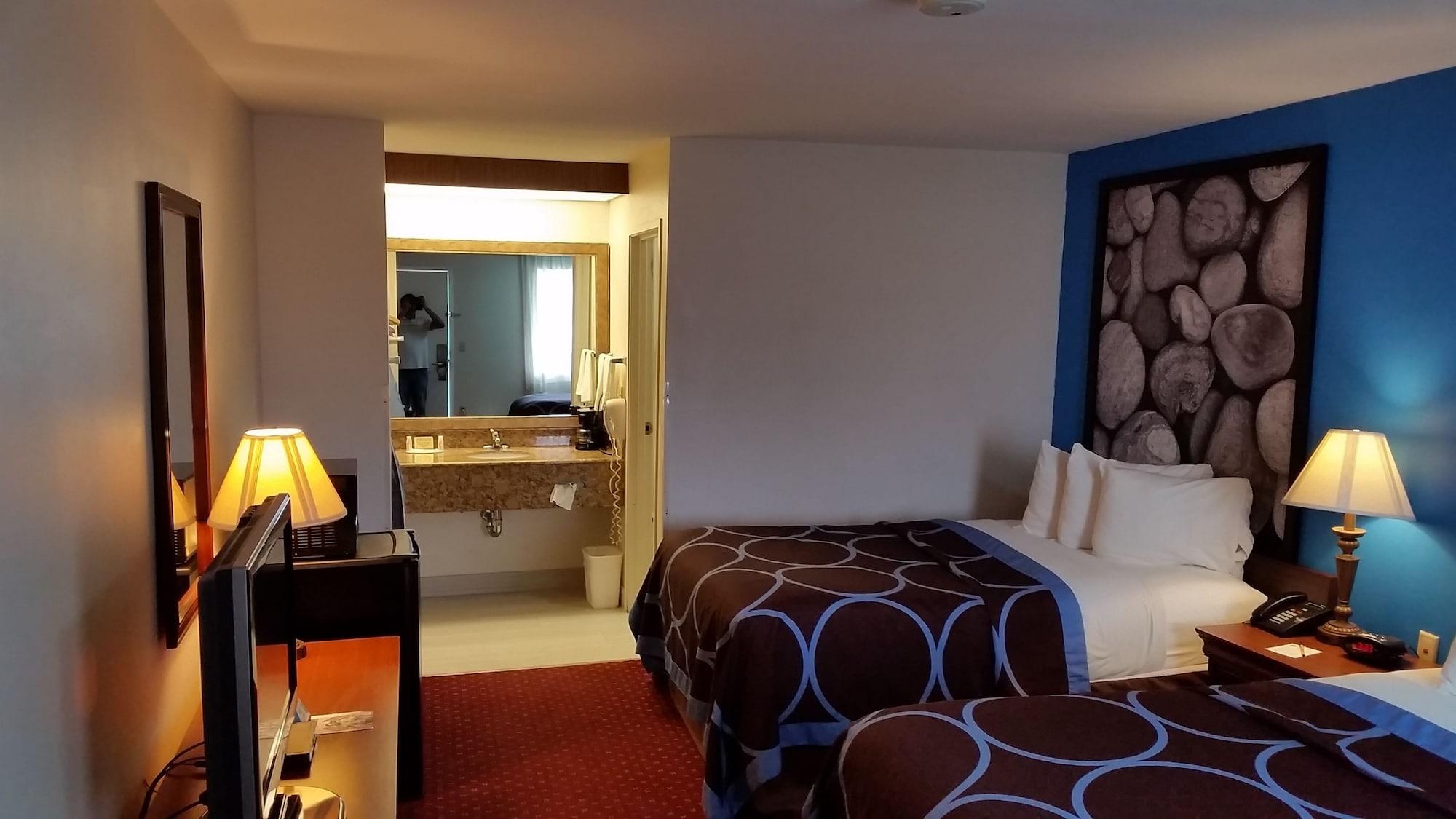 Super 8 By Wyndham Mcgehee Otel Dış mekan fotoğraf