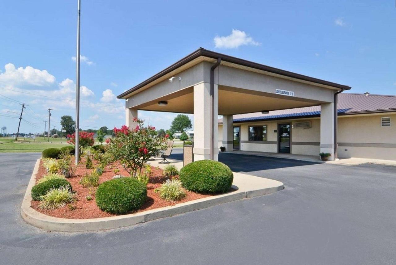 Super 8 By Wyndham Mcgehee Otel Dış mekan fotoğraf