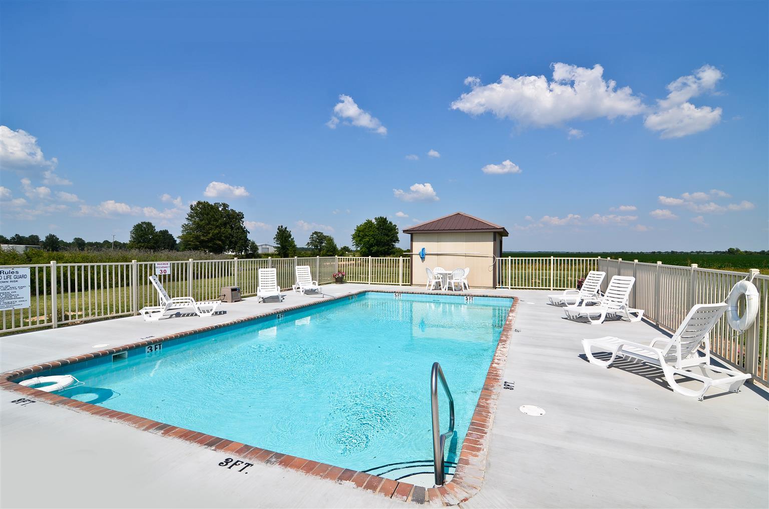 Super 8 By Wyndham Mcgehee Otel Konforlar fotoğraf