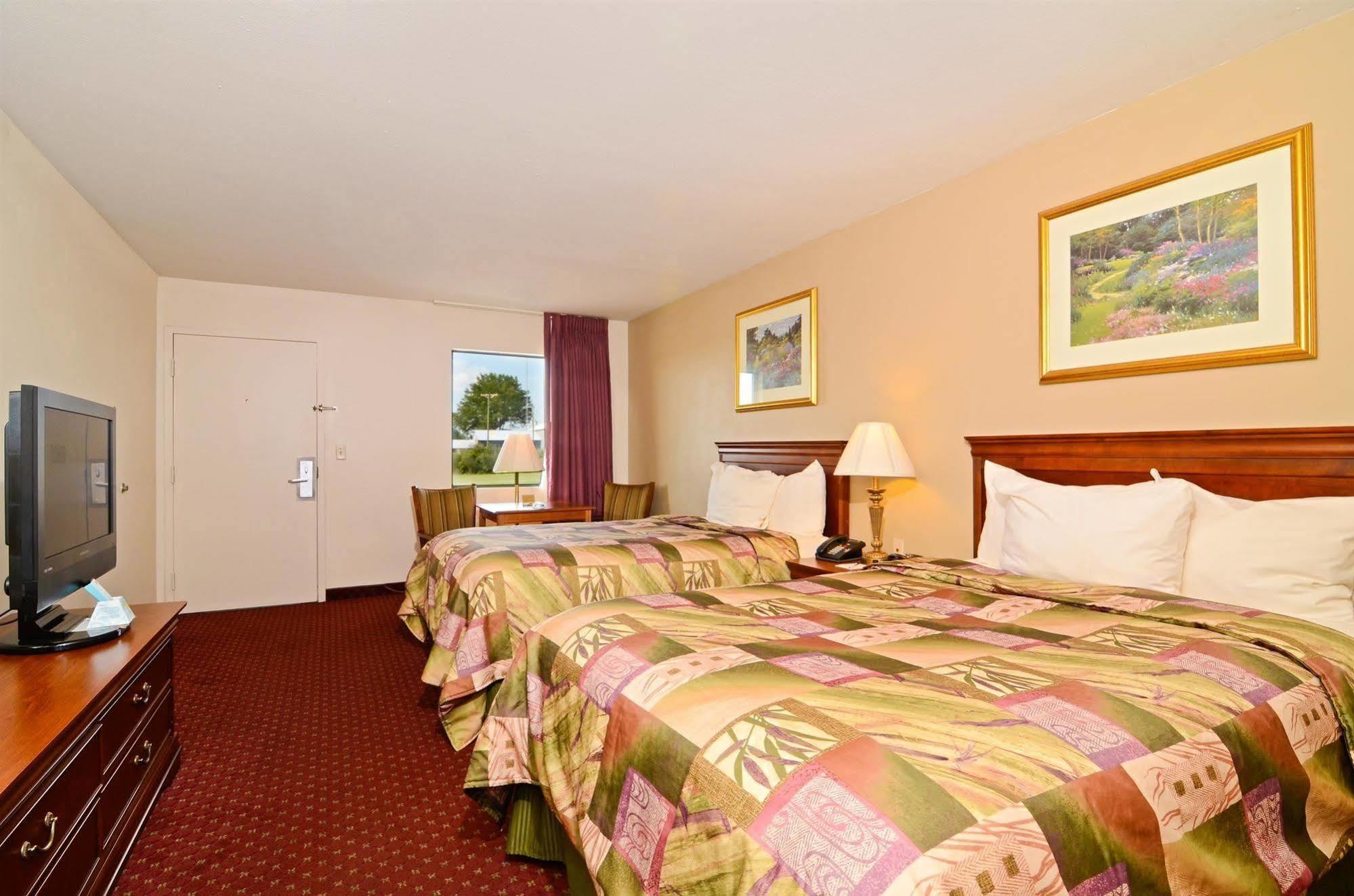 Super 8 By Wyndham Mcgehee Otel Dış mekan fotoğraf