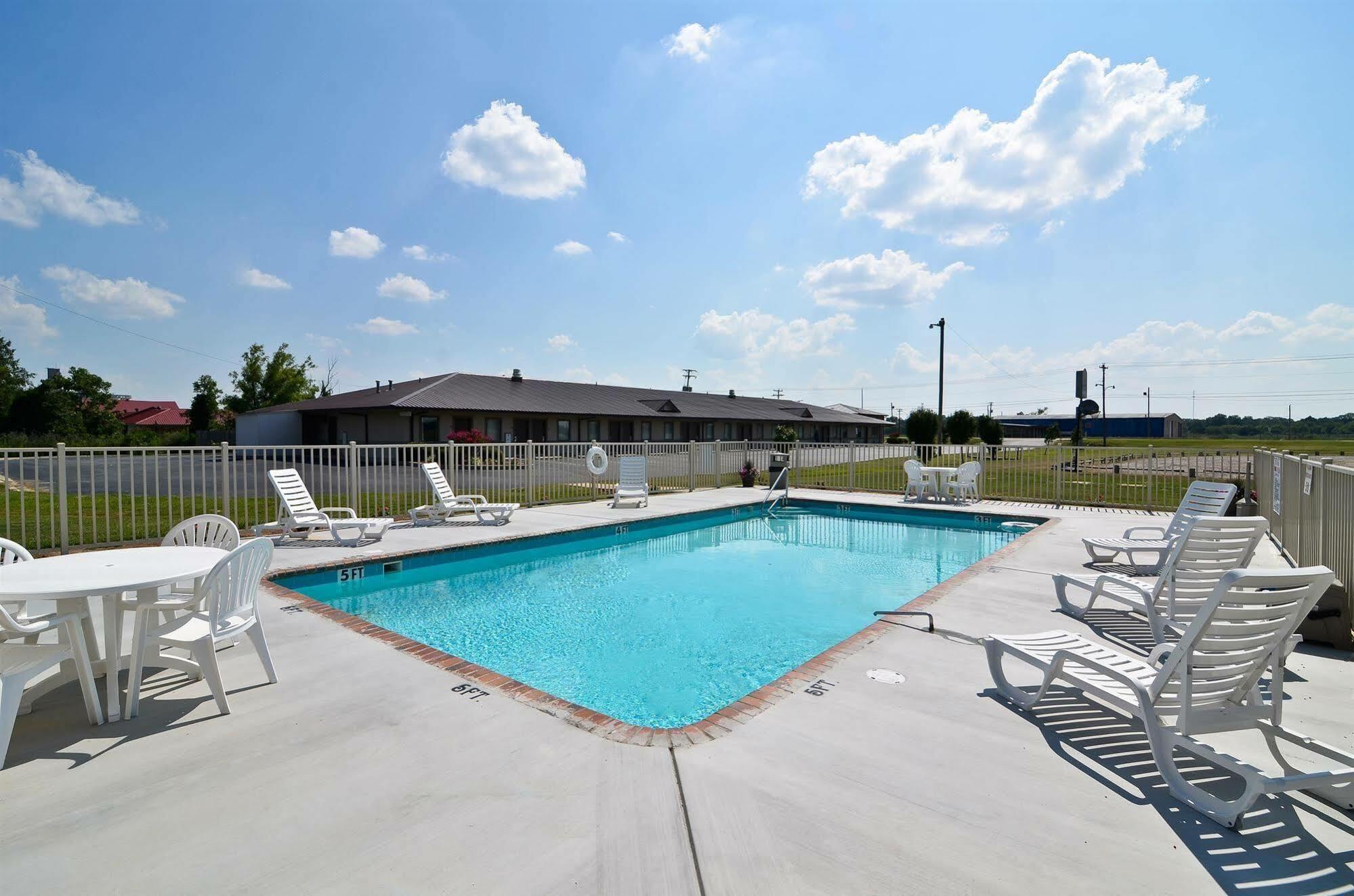 Super 8 By Wyndham Mcgehee Otel Konforlar fotoğraf